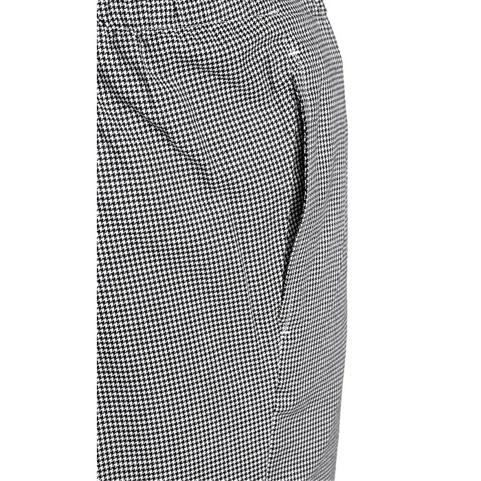 pantalon gris con bolsillos