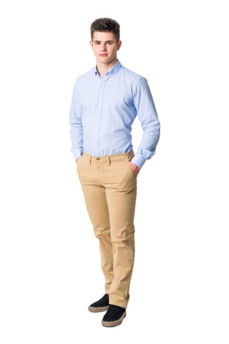 Pantalón de hombre fino estilo chino color beige Pantalón de hombre fino estilo chino color beige