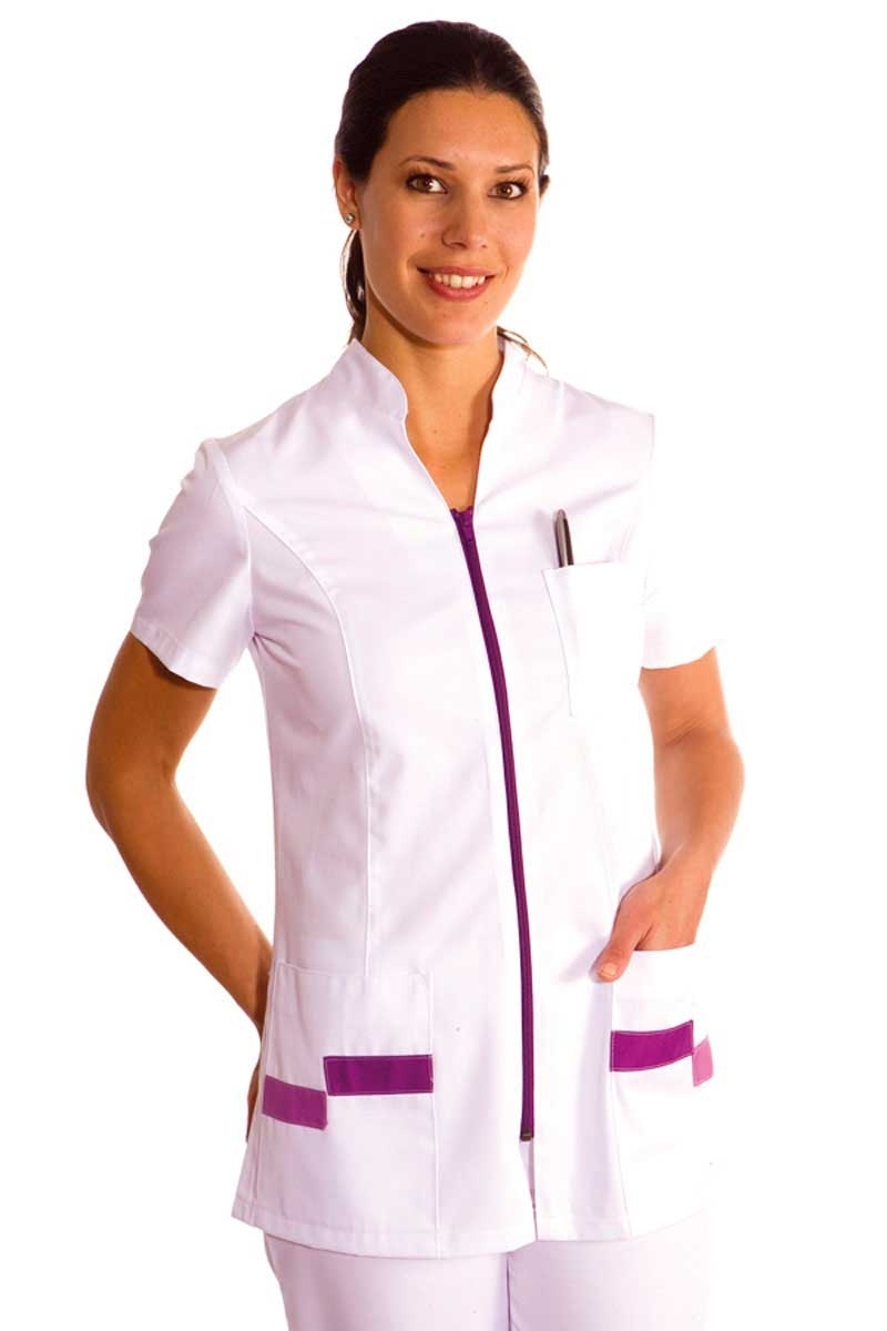 Chaqueta para sanidad, estética y comercio entallada con detalles en color morado 3