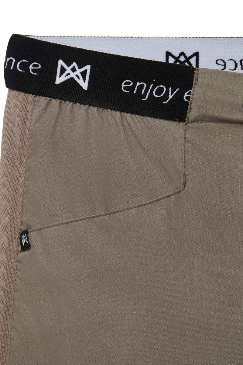 Pantalón polivalente Slim Fit color Visón