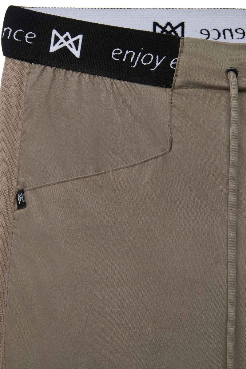 Pantalón polivalente Slim Fit color Visón