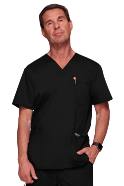 Casaca sanitaria Cherokee cuello de pico negra WWE670