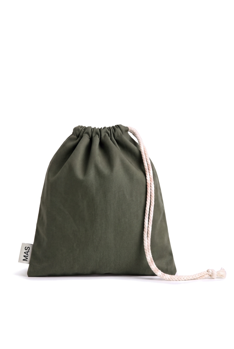 Delantal peto cruzado verde contrastado sostenible con bolsa embalaje 0